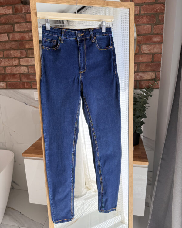 Skinny Fit – elastyczne jeansy rurki granatowe S/M
