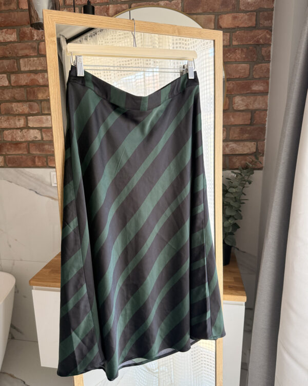 Vero Moda satynowa spódnica midi w pasy z gumą  L
